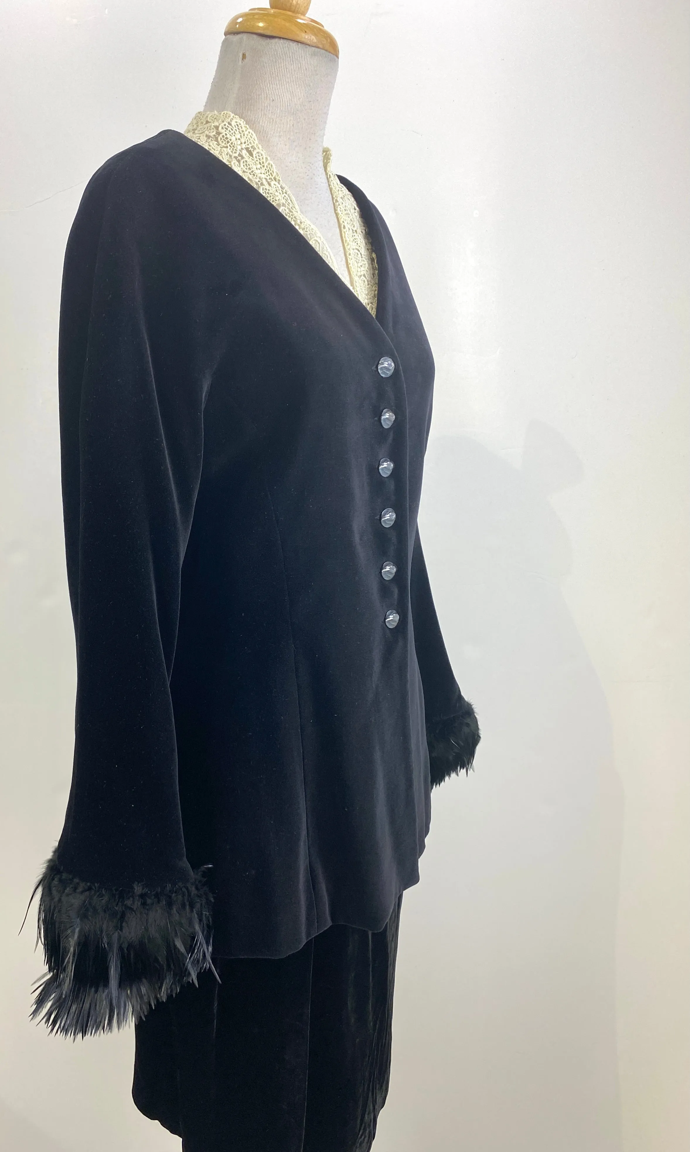 Vintage 1980s Women's Black Velvet Feather Trim Jacket, Myréne De PréMonville, Medium